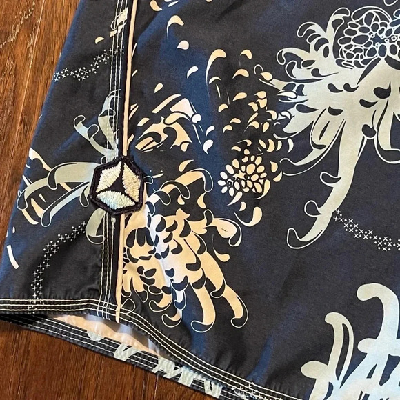 Old Navy Botanical Beach Hawaiian Swim Trunks Board Shorts - Picture 2 of 12